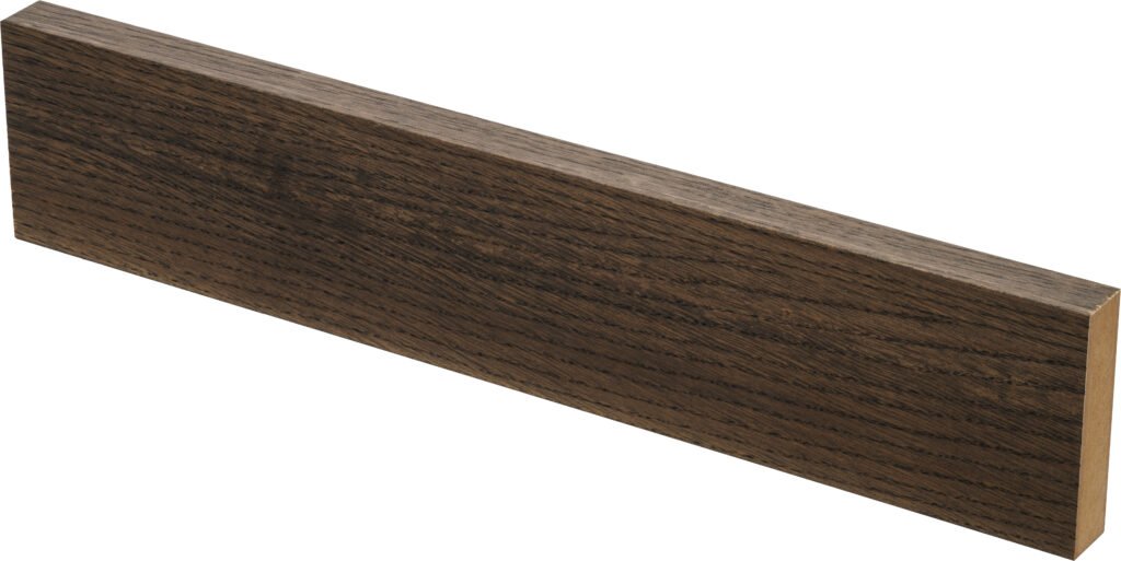 Eikespiler i MDF med naturlig eikefiner – 26 × 100 × 2780 mm