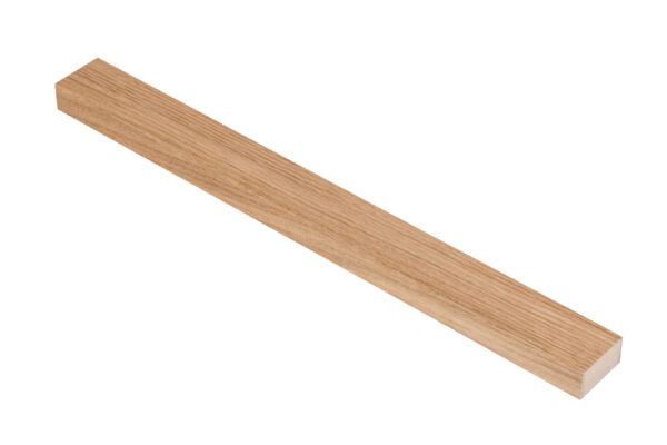 Eikespile i MDF med naturlig eikefiner – 40 × 20 × 2780 mm