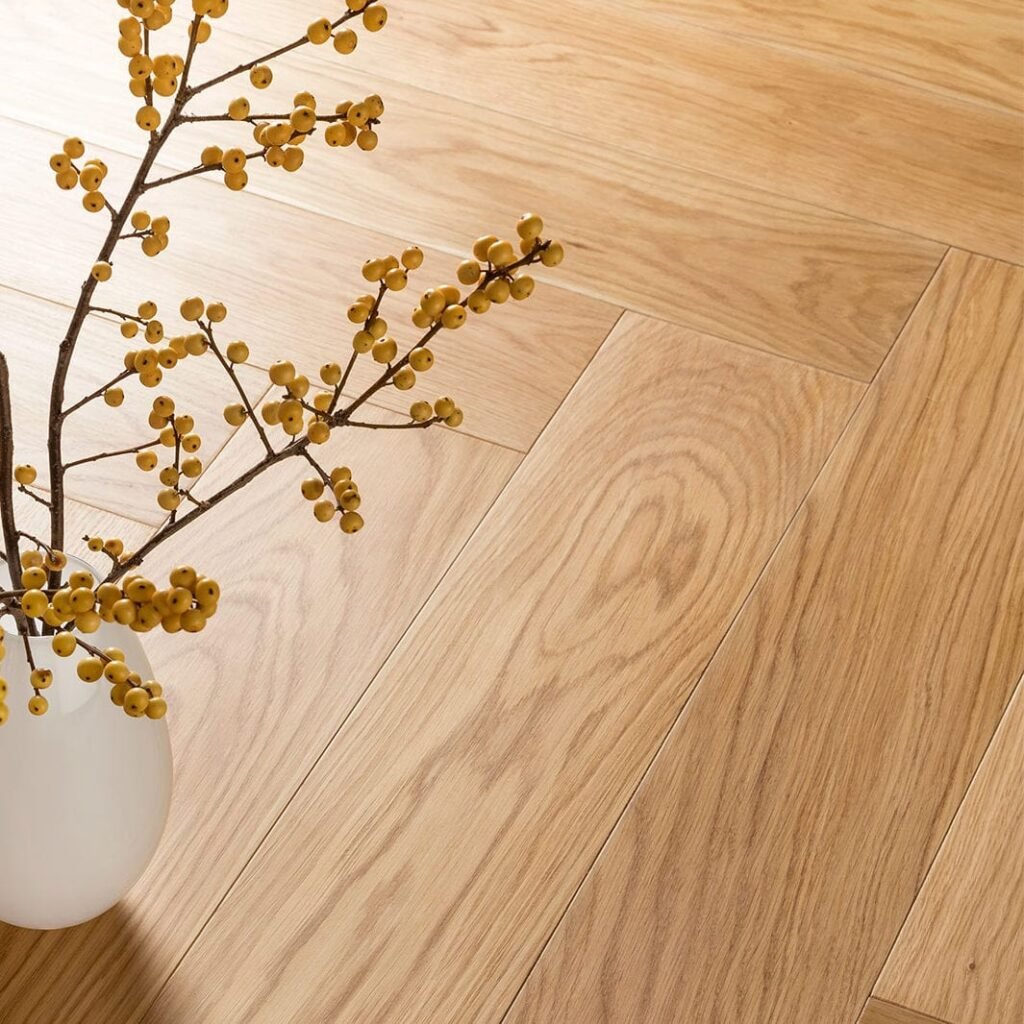 oakadagioherringbone2vase-min Home | Boen parkett, vinylgulv og interiørprodukter i tre
