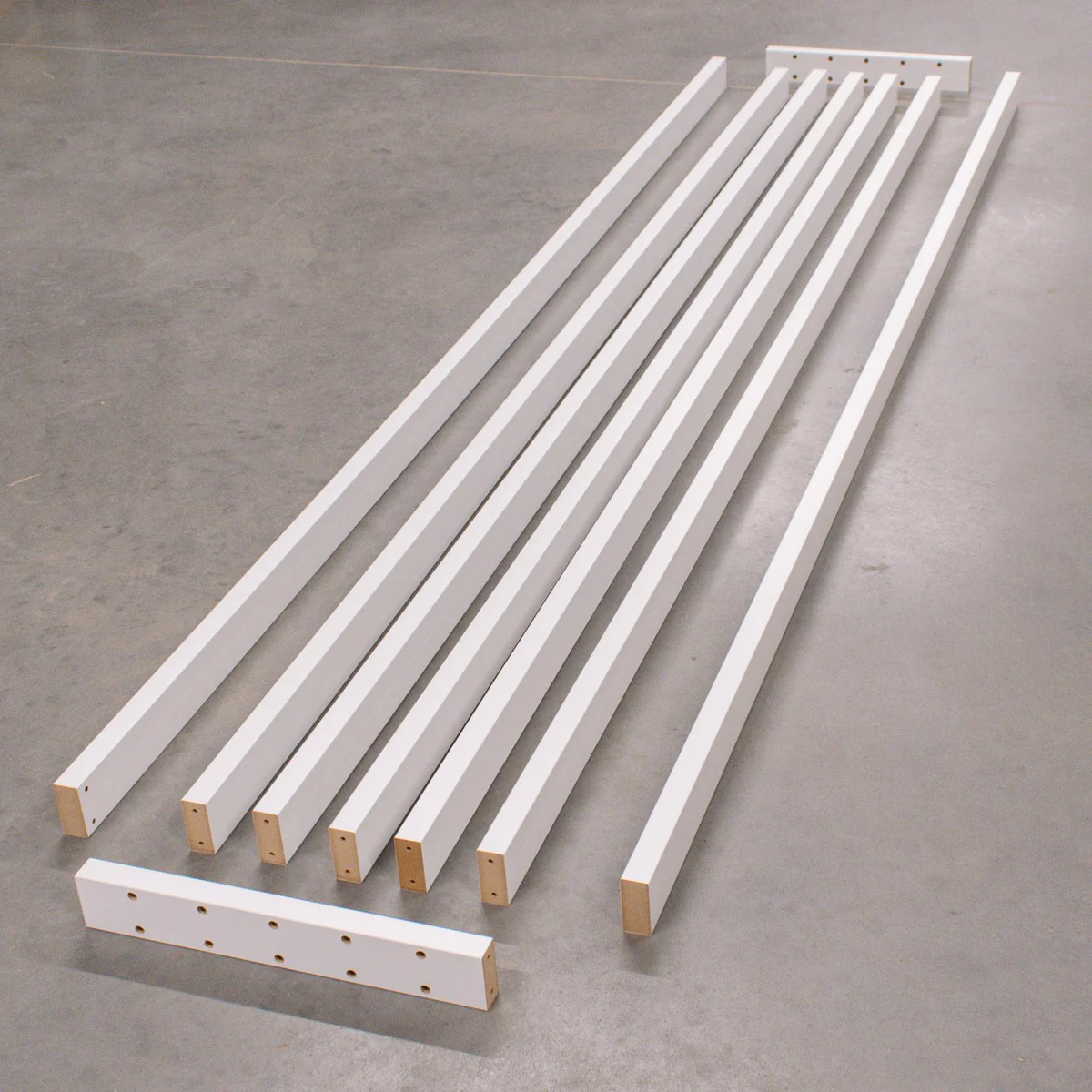 Frittstående spilevegg med base 30×70 med 50 mellomrom – Finish Foil (Hvit Matt) Frittstående spilevegg med base 30×70 med 50 mellomrom – Finish Foil (Hvit Matt) - Bilde 5